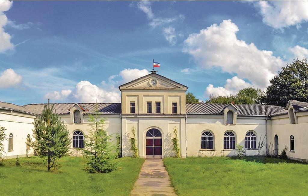 Schloss Tressow Bobitz エクステリア 写真
